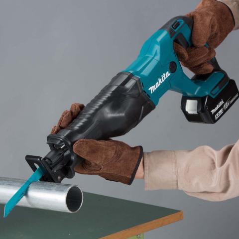 Аккумуляторная сабельная пила Makita DJR186RME_2