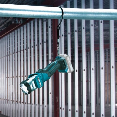 Аккумуляторный фонарь Makita DEAML105_1