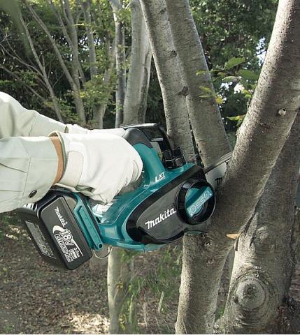 Аккумуляторная цепная пила Makita DUC122Z_1