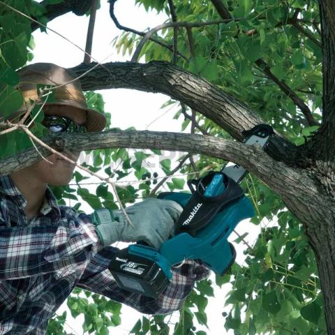 Аккумуляторная цепная пила Makita DUC122Z_2