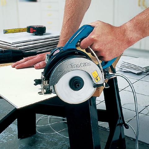 Дисковая пила по камню с подачей воды Makita 4101RH_2