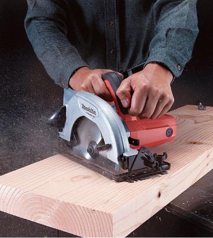 Дисковая пила Makita MT M5802_0
