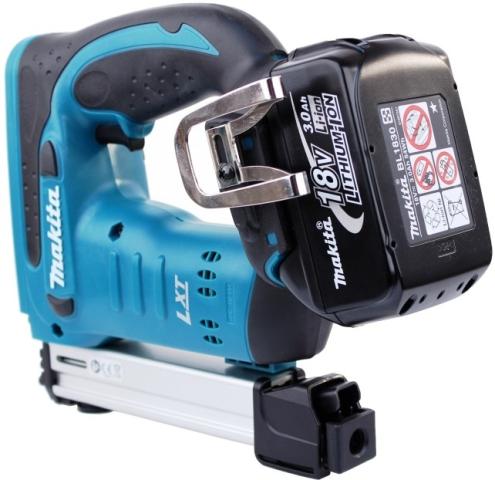 Аккумуляторный степлер Makita DST221Z_2