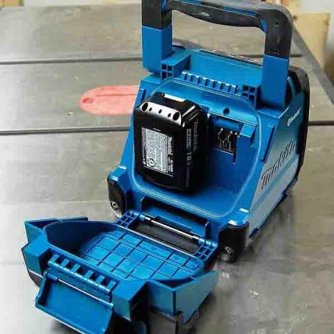 Аккумуляторная колонка Makita DMR202_2