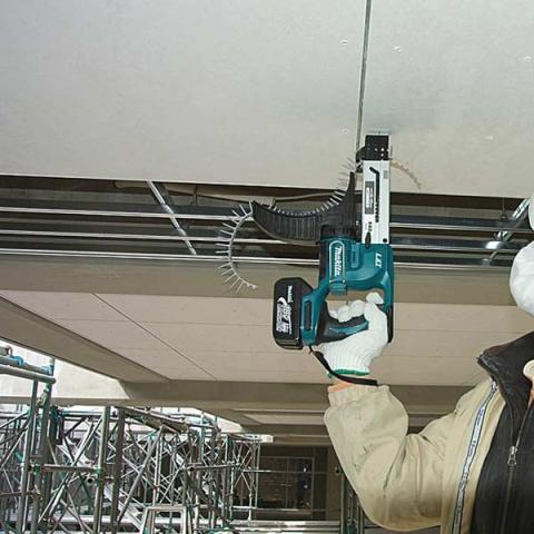 Аккумуляторный магазинный шуруповерт Makita DFR 550 RFE_5