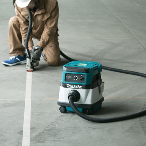 Аккумуляторно-сетевой пылесос Makita DVC861LZ_1