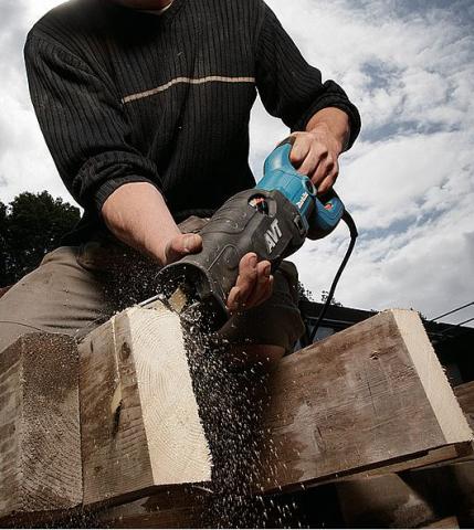 Сабельная пила Makita JR3070CT_2