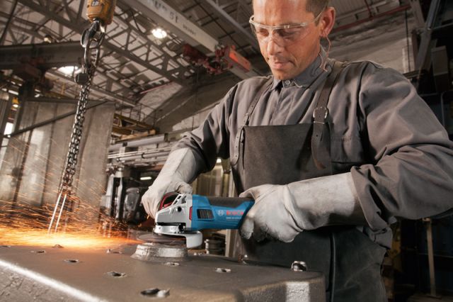 Аккумуляторный ударный шуруповерт Makita BHP343SHE_1