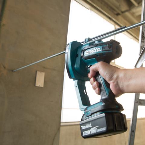 Аккумуляторный резак для резьбовых шпилек  Makita DSC102Z_2