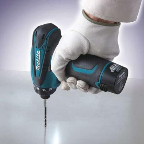 Аккумуляторный шуруповерт Makita DF030DWE_1