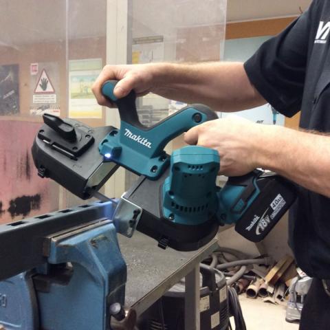 Аккумуляторная ленточная пила Makita DPB181Z_2