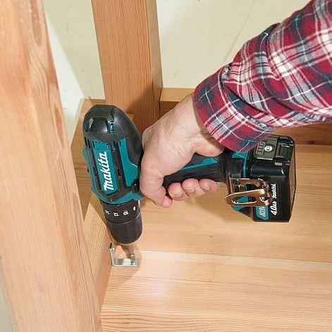 Аккумуляторный шуруповерт Makita DF331DWME_1