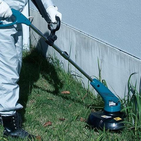 Триммер Makita UR3000_0