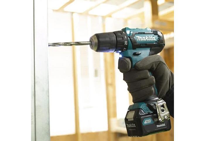 Аккумуляторный ударный шуруповерт Makita HP333DZ_1