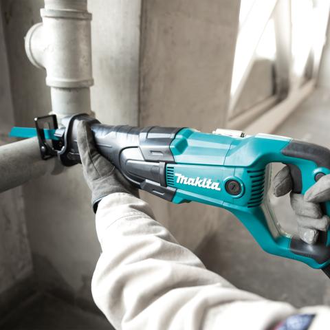 Сабельная пила Makita JR3061T_3