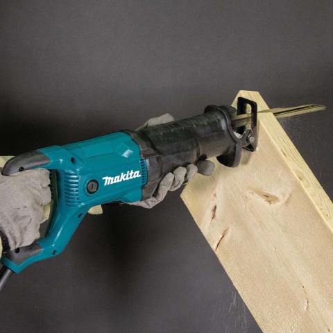 Сабельная пила Makita JR3051TK_2