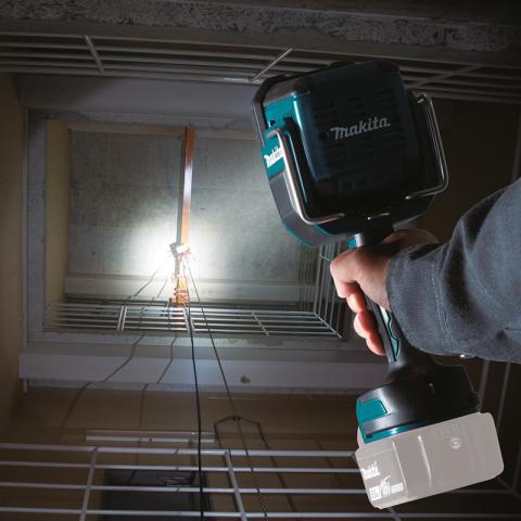 Аккумуляторный фонарь Makita DEADML812_1