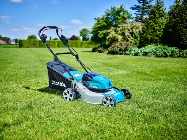 Аккумуляторная газонокосилка Makita DLM460PT2_1