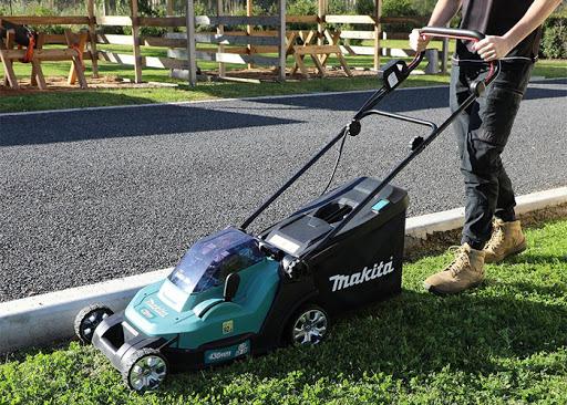 Аккумуляторная газонокосилка Makita DLM432CT2_0