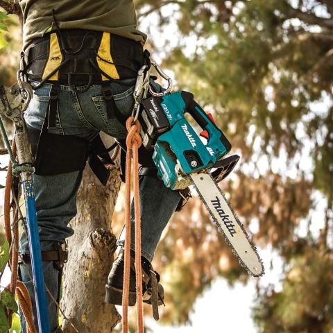 Аккумуляторная цепная пила Makita DUC254RT_1
