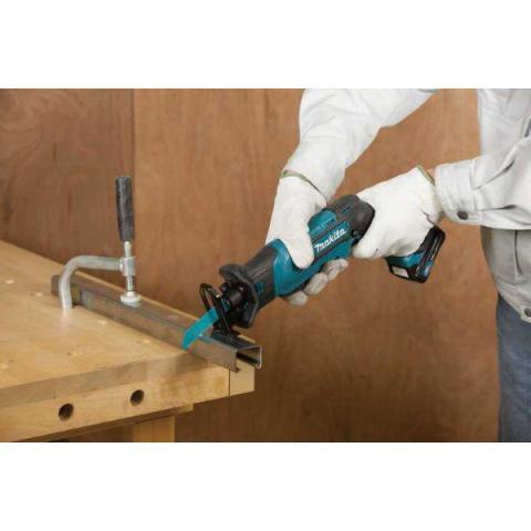 Аккумуляторная сабельная пила Makita JR105DWAE_1