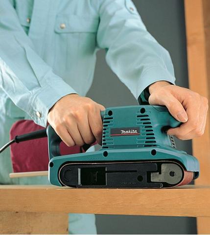 Ленточная шлифмашина Makita 9910_1